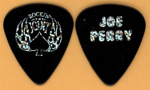 Joe Perry used guitar pick from Aerosmith 2006 Rockin the Joint Tour